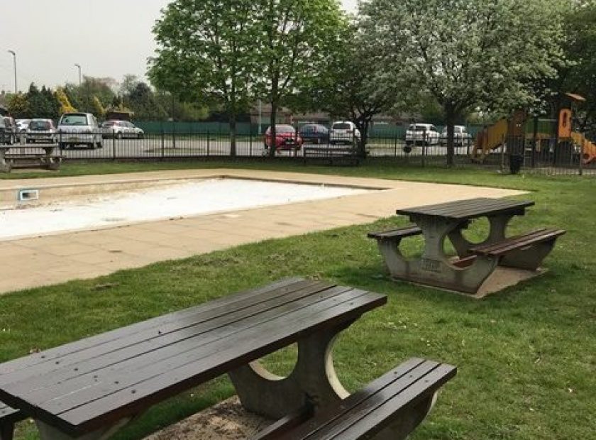 paddling pool Woodford park Woodley