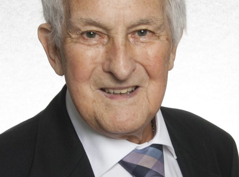 Cllr David Stares Woodley Town Council