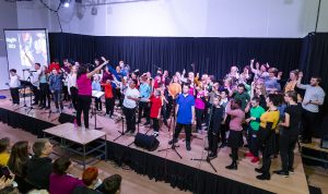 Woodley signing sing