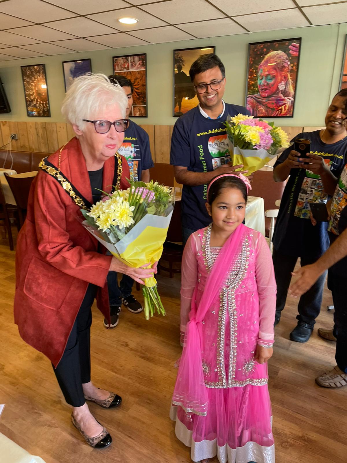 Woodley Town Mayor opens Adda Hut