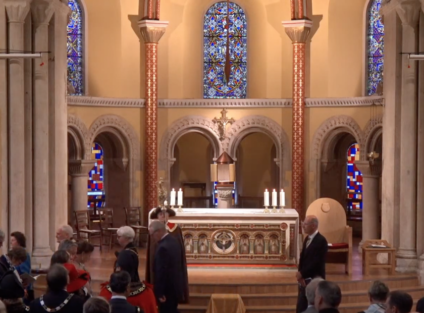 Woodley Town Mayor at judicial service st James church reading