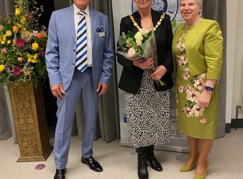 Woodley Town Mayor at Woodley Festival of Music & Arts